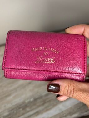 Vintage Gucci Fuchsia Pink Leather 6 Key Holder Made in Italy